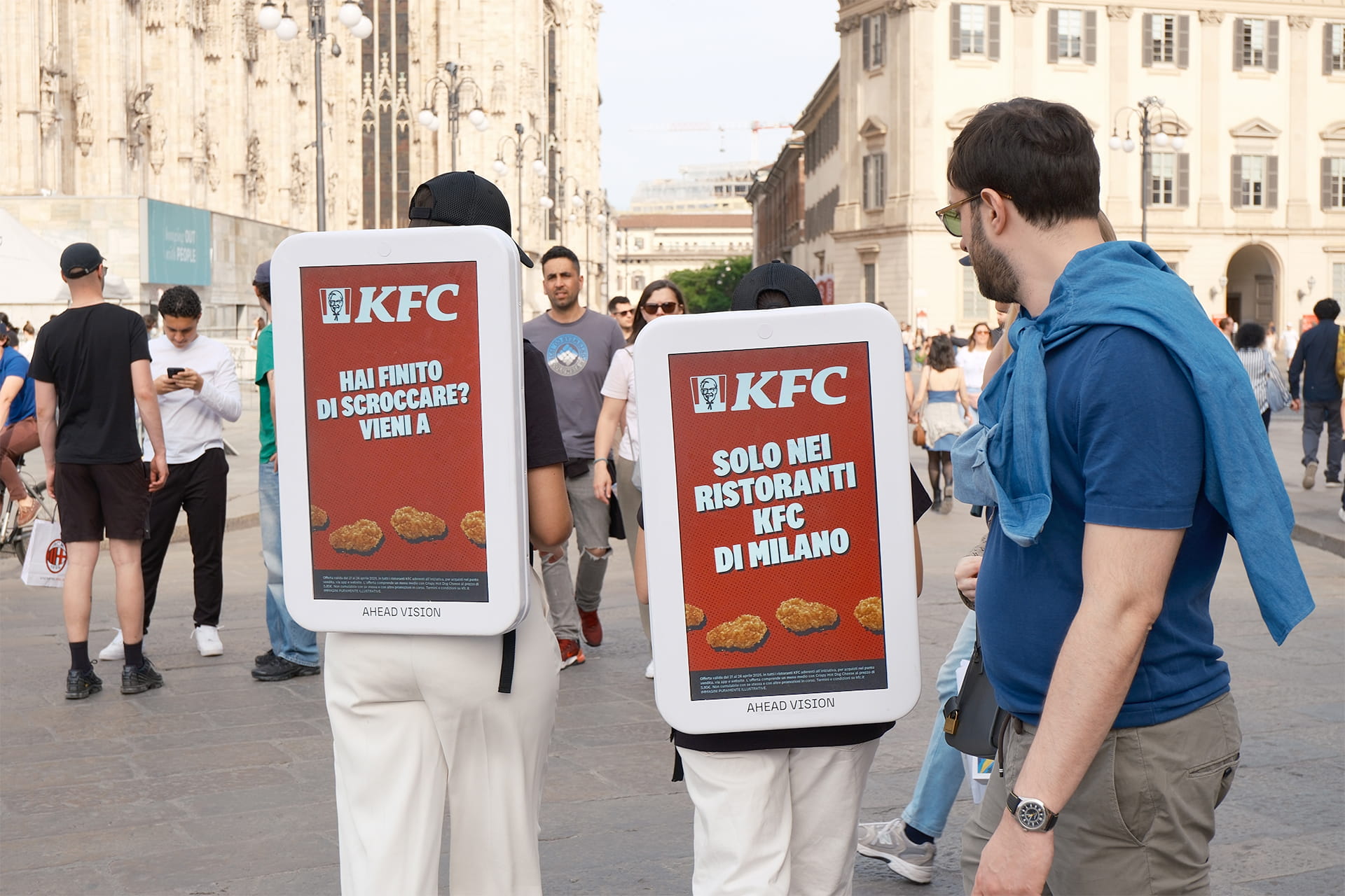 Zaini pubblicitari di Ahead Vision con KFC