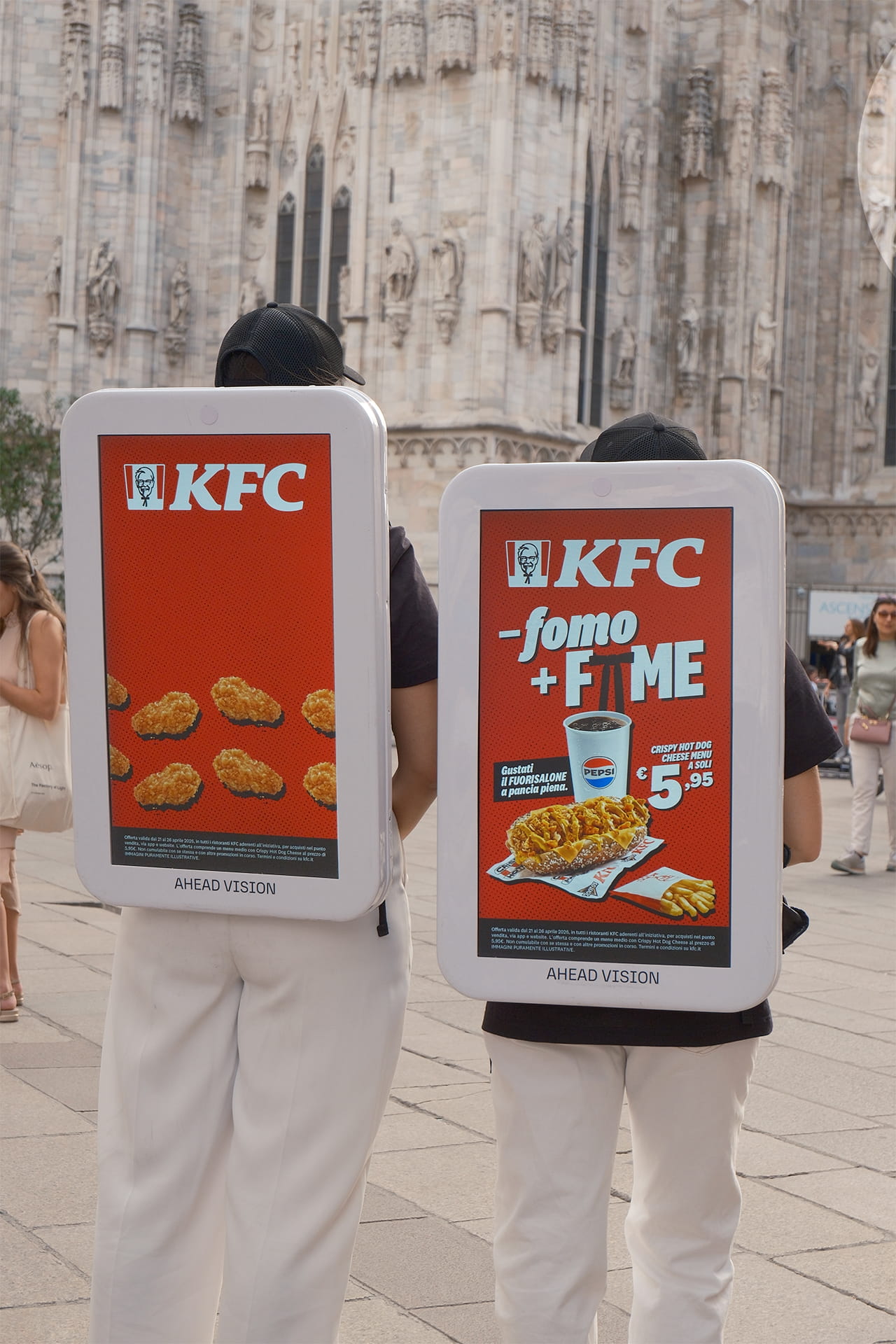 Zaini pubblicitari di Ahead Vision con KFC